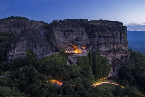  Quest for the Hidden Monastery - A Timeless Tale of Exploration and Spiritual Awakening Amidst Colombian Wilderness